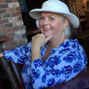 Meet your Posher, Sandi